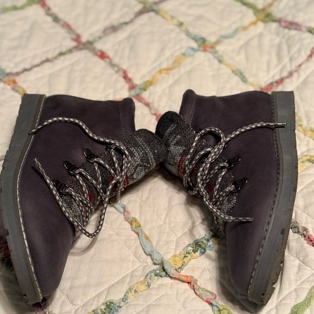 BOBS Memory Foam Boots size 6.5 - Picture 10 of 11